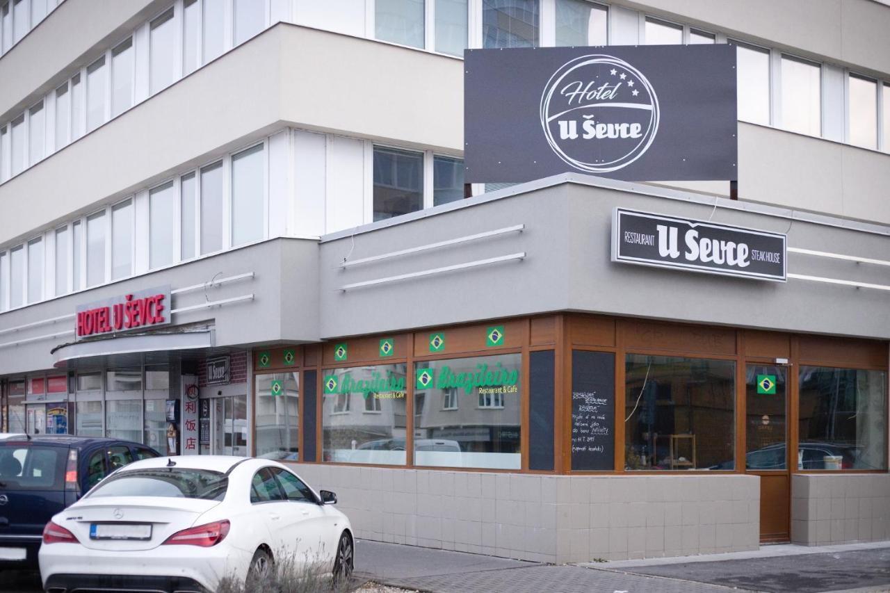 Hotel U Sevce Zlín Buitenkant foto