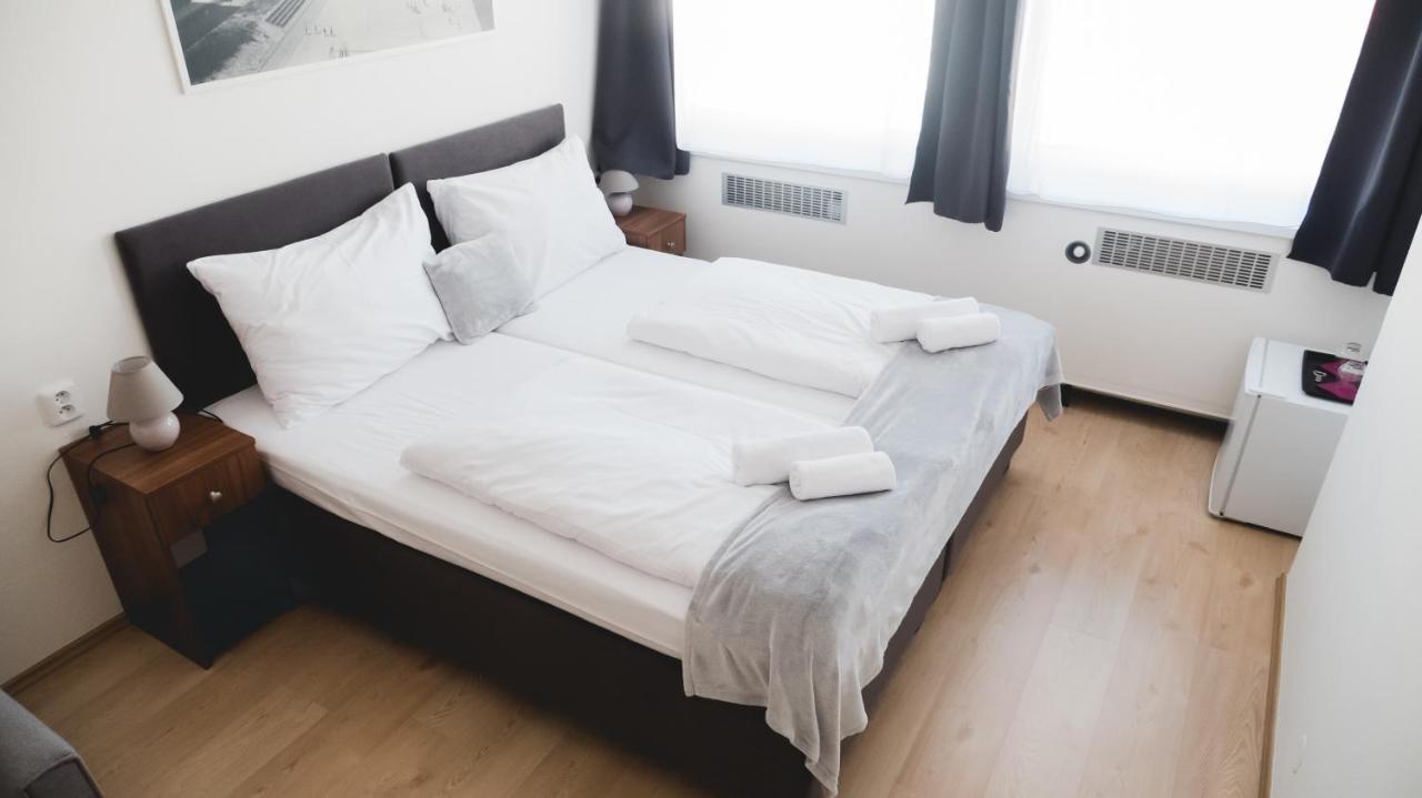 Hotel U Sevce Zlín Buitenkant foto